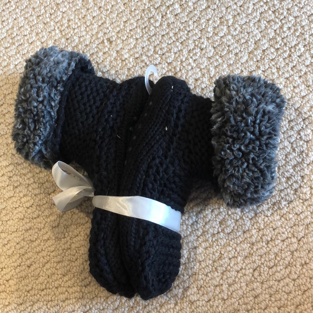 Slippers - Picture 2 of 2